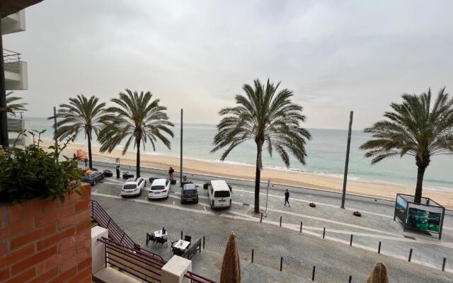 California Beach Apartment by Trip2Portugal