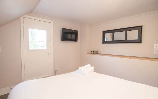 Luxury Collection-4 Bedroom 3 Full-bathroom-boston