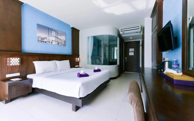 Supicha pool access hotel