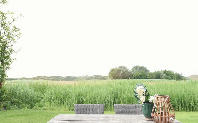 Beautiful Apartment With Garden
