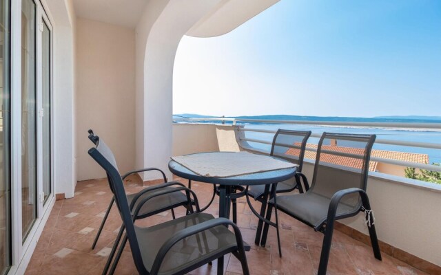 Beautiful Apartment in Dramalj With Wifi and 3 Bedrooms