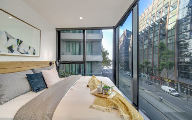 A Modern 2Br Apt Near Crown & Southern Cross