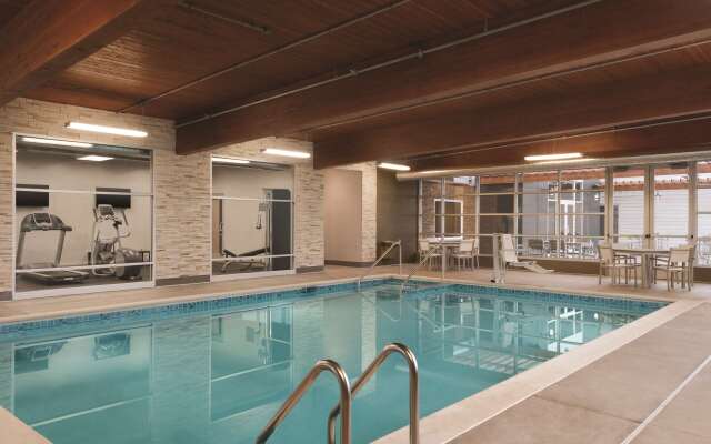 Country Inn & Suites by Radisson, Ft. Atkinson, WI