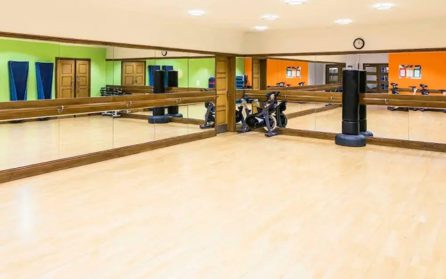 Mercure Dartford Brands Hatch Hotel  Spa