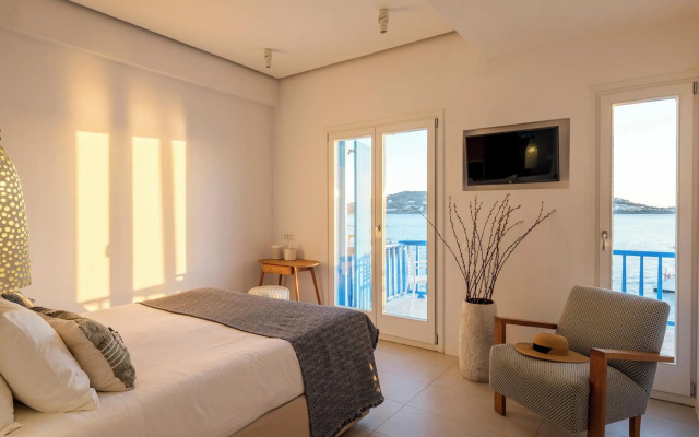 Bluetopia Suites