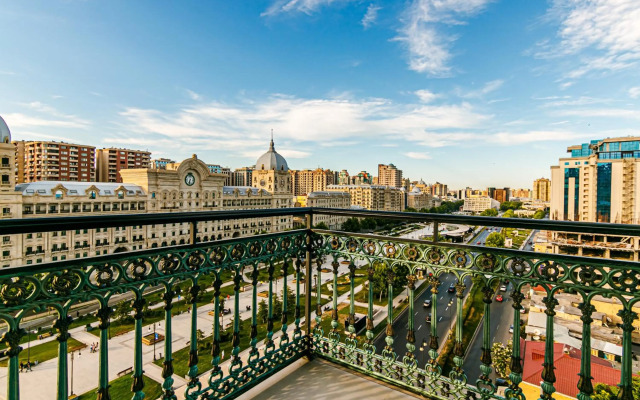 Buta Palace sweet home 903