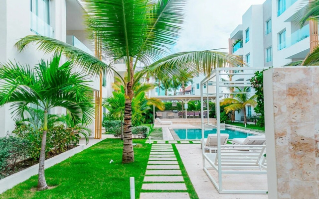 Penthouse With Amazing Rooftop at the Beach