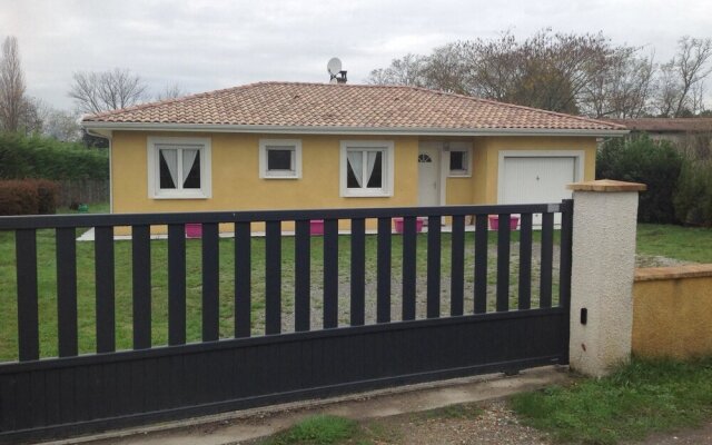 House With 4 Bedrooms in Belin-béliet, With Pool Access, Enclosed Gard