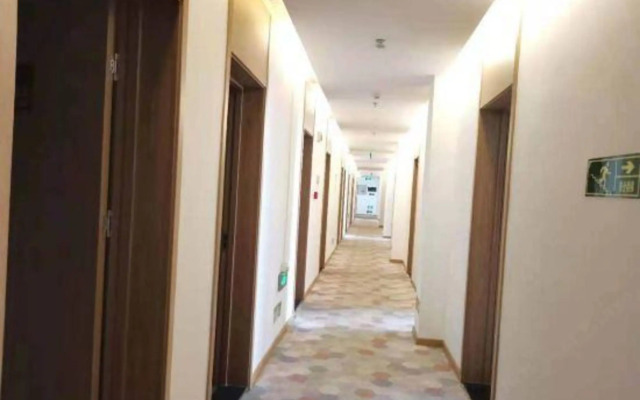 Yilkeai Hotel (Beijing Changping subway station University Town store)