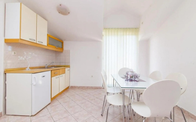 Vik - 250 m from beach - A2(3+2)