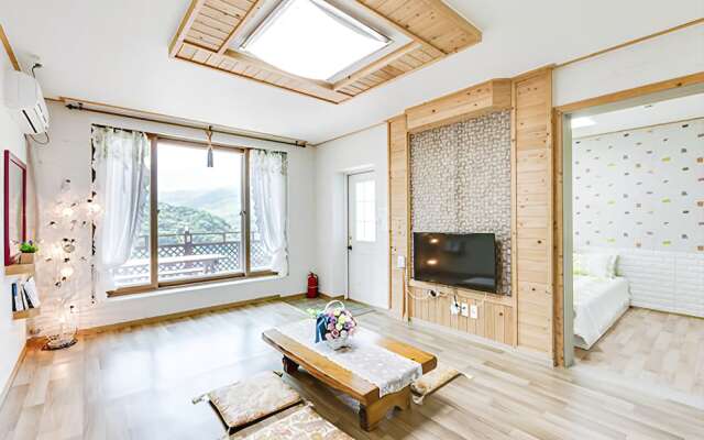Gurye Hwasoomok Pension