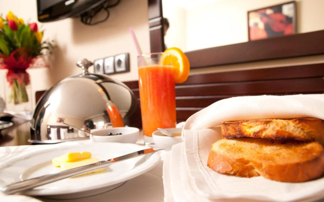 Hotel Rapsodia City Center