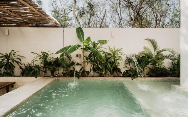 Villa Torana 4br/8pp Private Pool Rooftop Security