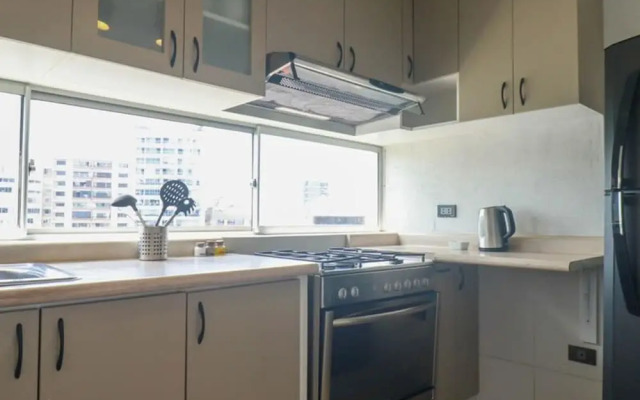 w Stylish 3BR With Ocean View in Miraflores