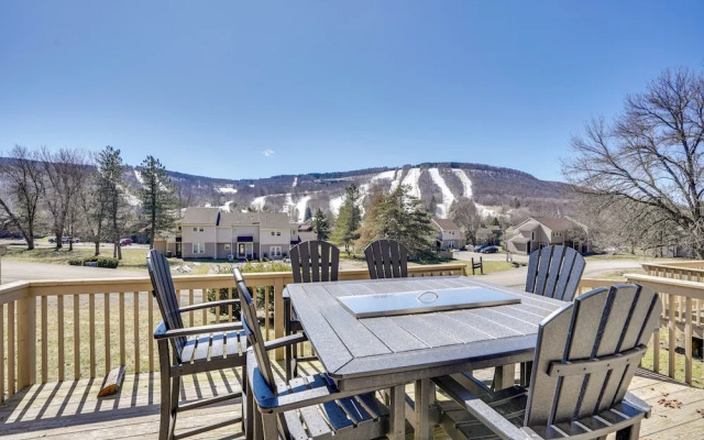 Charming Townhome - Walk to Greek Peak Mountain!