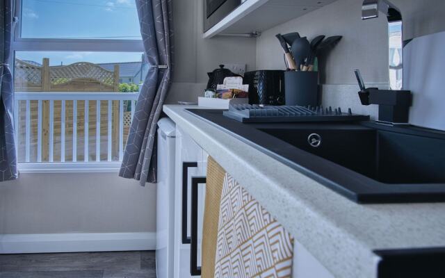 The Studio - 1 Bedroom Cabin - Amroth