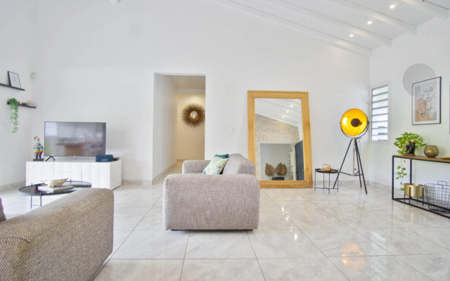 Résidence ZEN & CALM immense HAUT DE VILLA F4 avec piscine