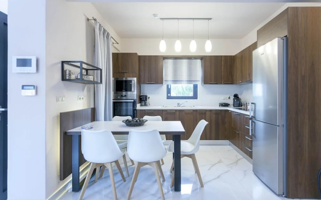 Marina&apos;&apos;s Villas