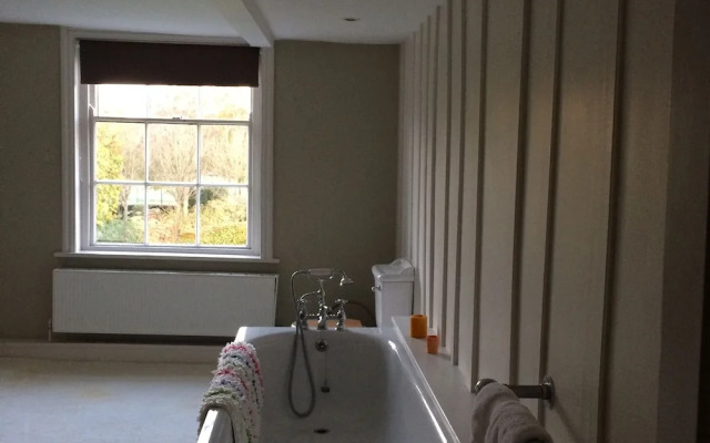 Bolt Hole Earnley