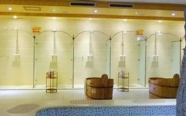 Yinyu Sea Spray Suites Hotel