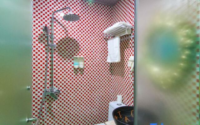 Zhuojia Holiday Hotel (Hangzhou East Railway Station Shaw Hospital)