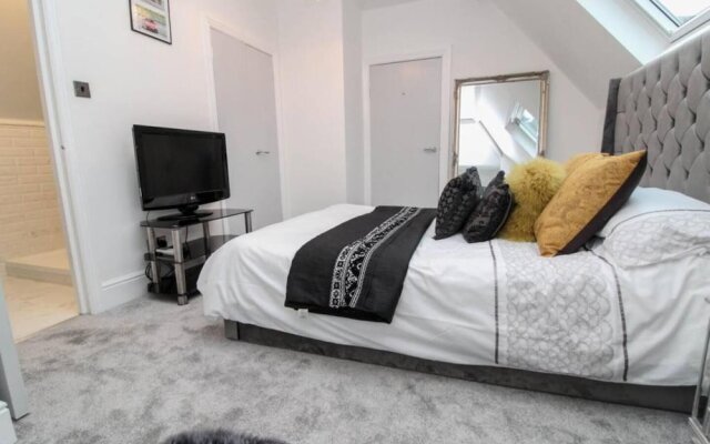 Luxury 3-bed Penthouse Apartment in Bournemouth