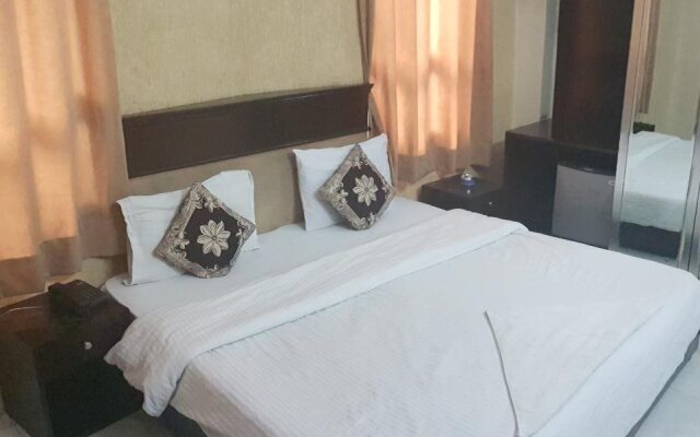 Pitrashish Aashray Hotel