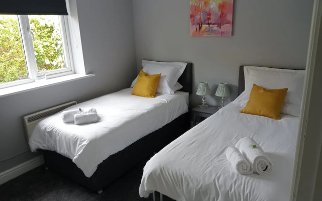 Beautiful and Secluded ,detached Garden Apartment