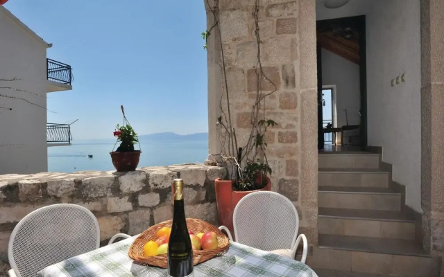 Beautiful Home in Brist With 2 Bedrooms and Wifi