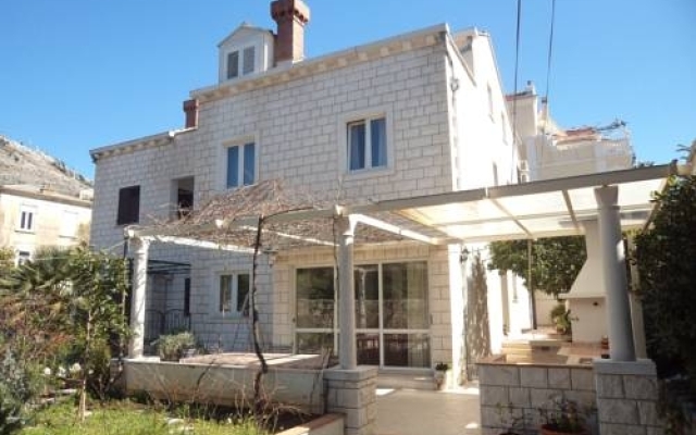 Villa Elly Apartments