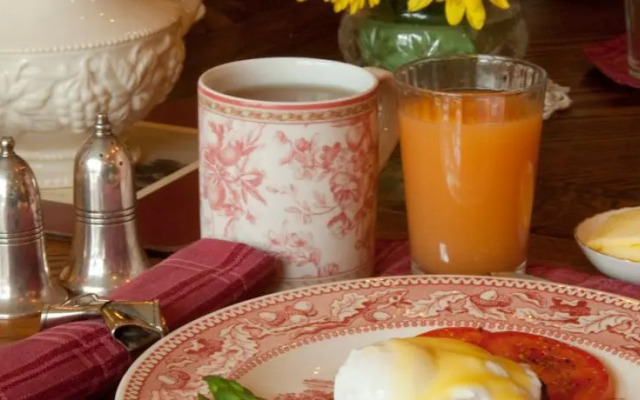 Applewood Manor Bed & Breakfast