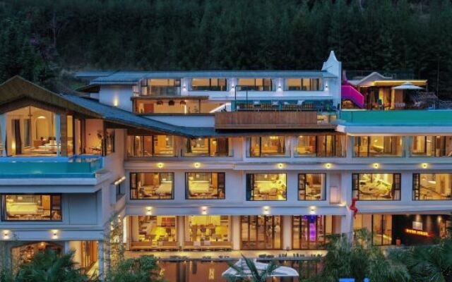 Hailuogou Luanxi Hidden Mountain Snow Mountain Scenic Hot Spring Resort Hote