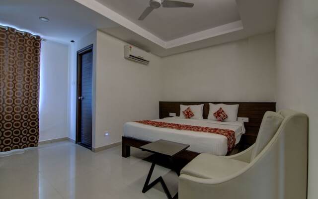 OYO 15108 Hotel Galaxy Inn