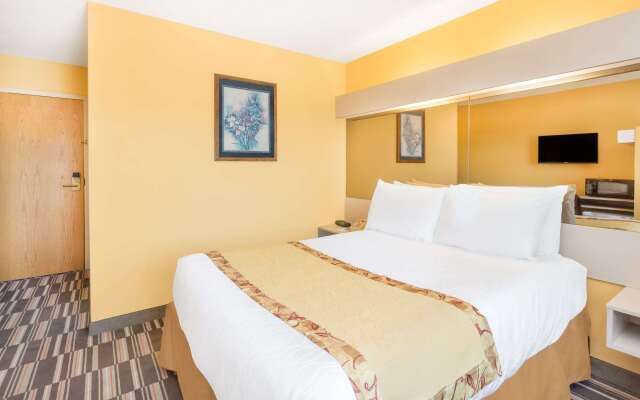 Microtel Inn & Suites by Wyndham Tuscaloosa East