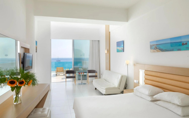 Vrissaki Beach Hotel