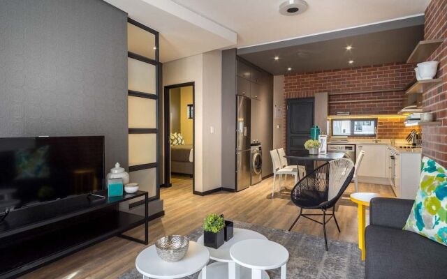 Easy Stay - The Vantage