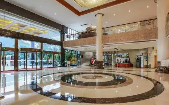 Jintan Square South Great Wall Hotel (Tongren Station Branch)