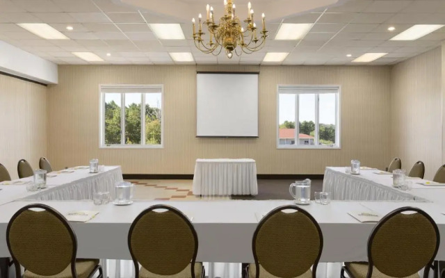 Days Inn & Conference Center - Bridgewater