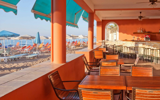 Dedalos Beach Hotel