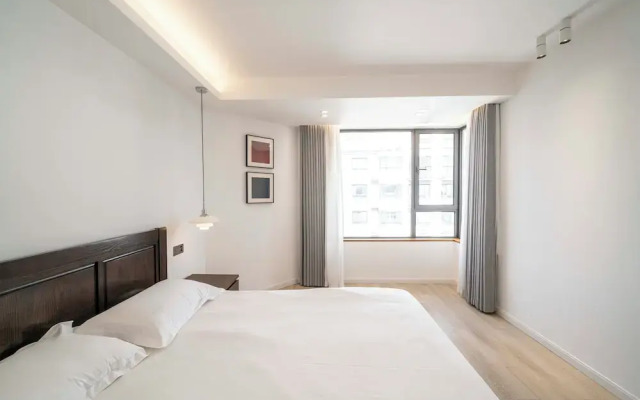 Book and Bed-Jingan Temple