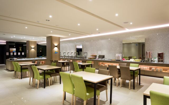 CHECK inn Taichung Wenxin Zhongqing