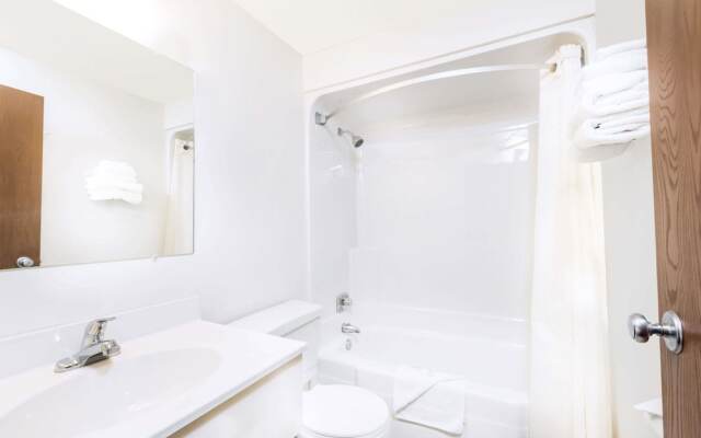 Super 8 Belle Fourche SD