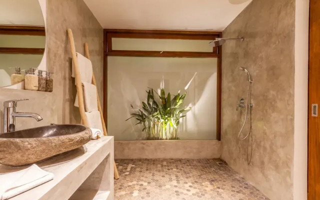 Villa Namu by Alfred in Bali