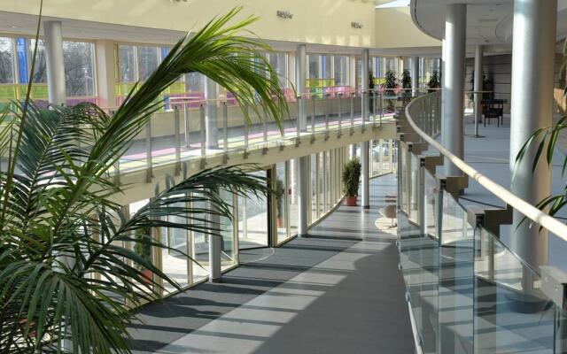 Hotel Velence Resort & Spa