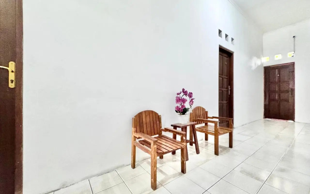 Santalum Hotel