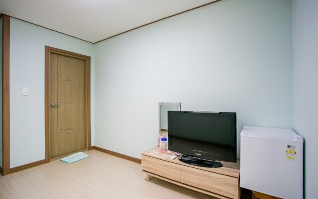 Gangneung Jeongdongjin Joyful Pension