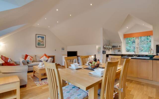 Contemporary Holiday Home in Little Petherick With Terrace