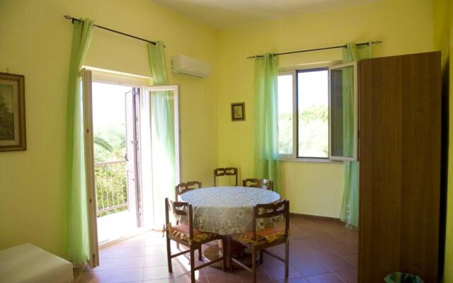 One bedroom appartement at Villaseta 800 m away from the beach with sea view and wifi