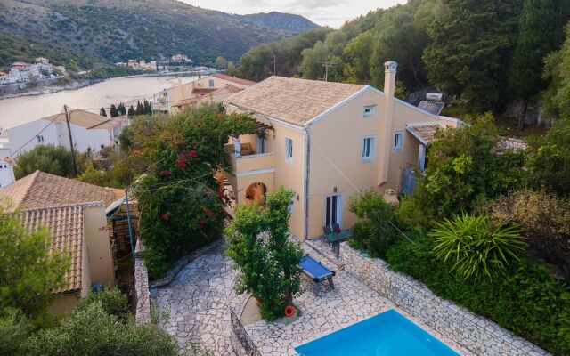 Loadstar Villas