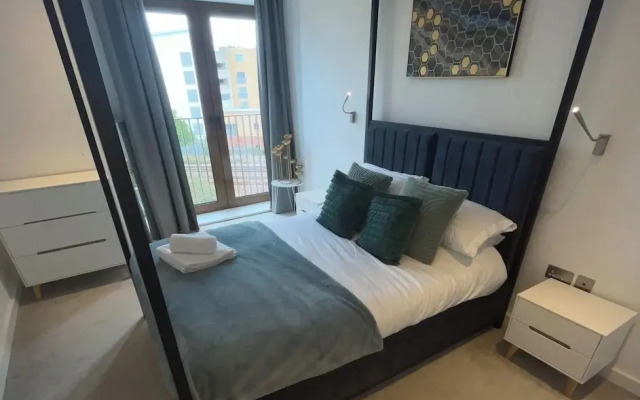 St Albans City Retreat - 2 Bed Apartment